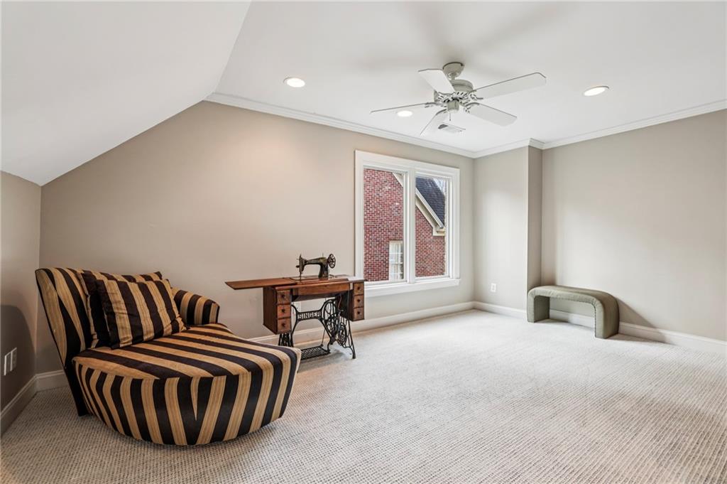 3519 Highgrove Way NE