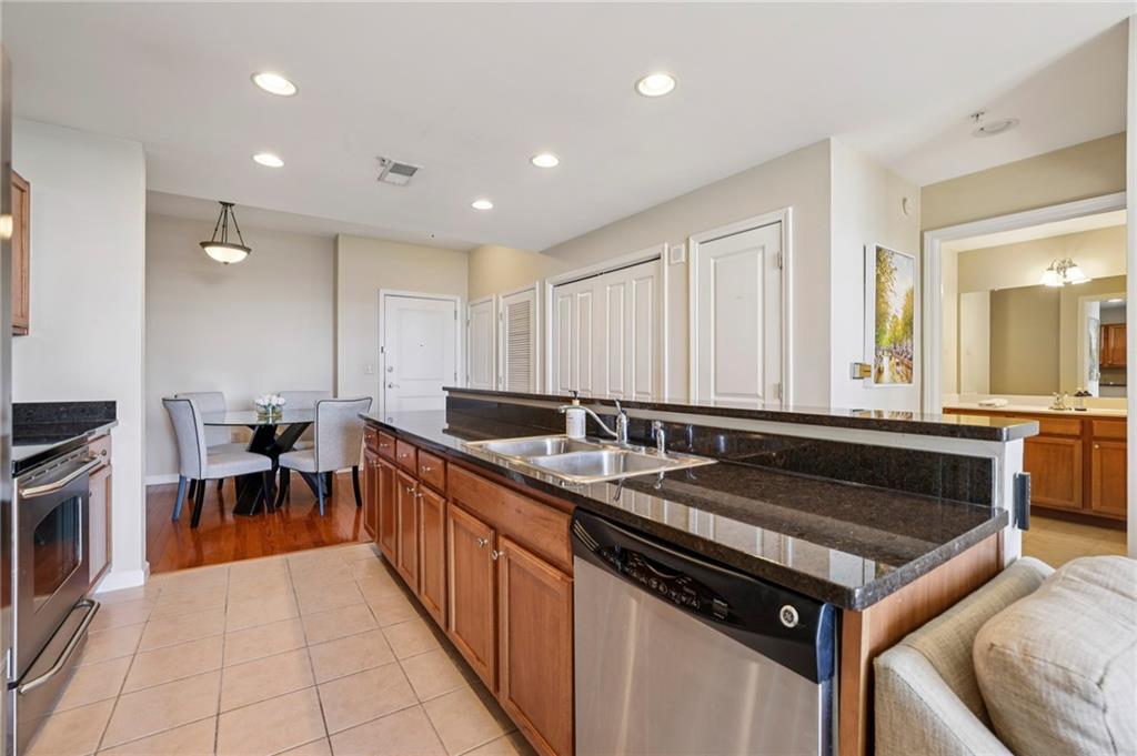 3040 Peachtree Road NW Unit 606