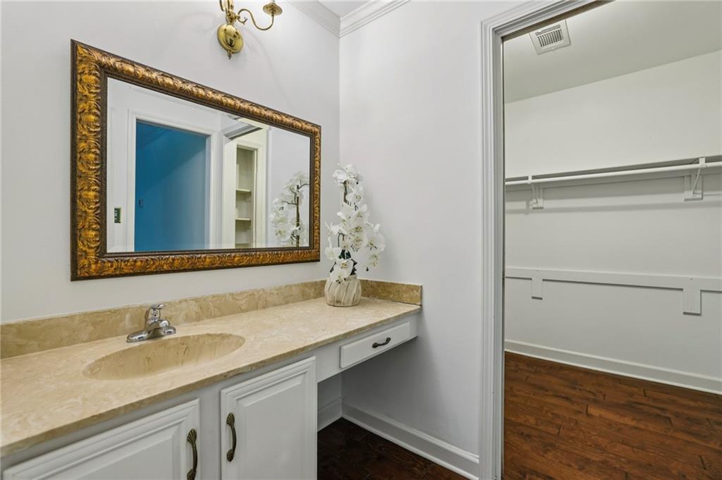 3505 Vinings Ridge Court SE