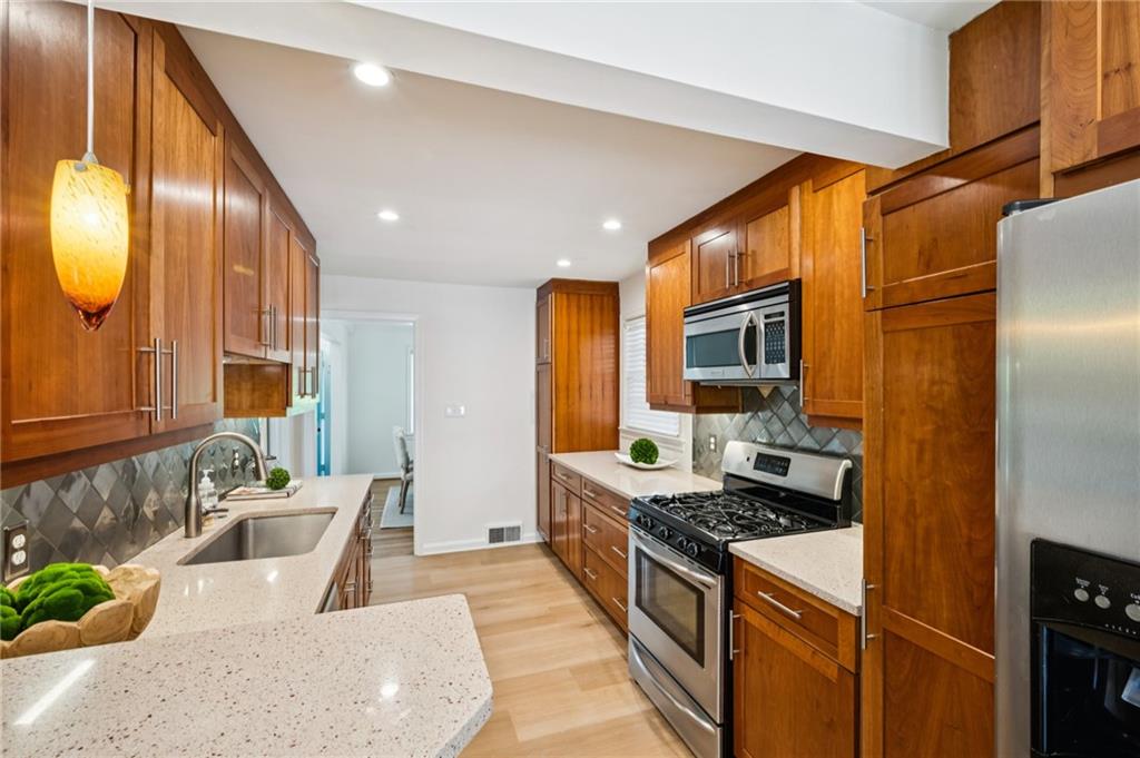 2662 Fox Hills Drive