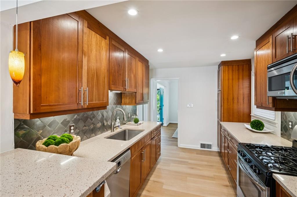 2662 Fox Hills Drive