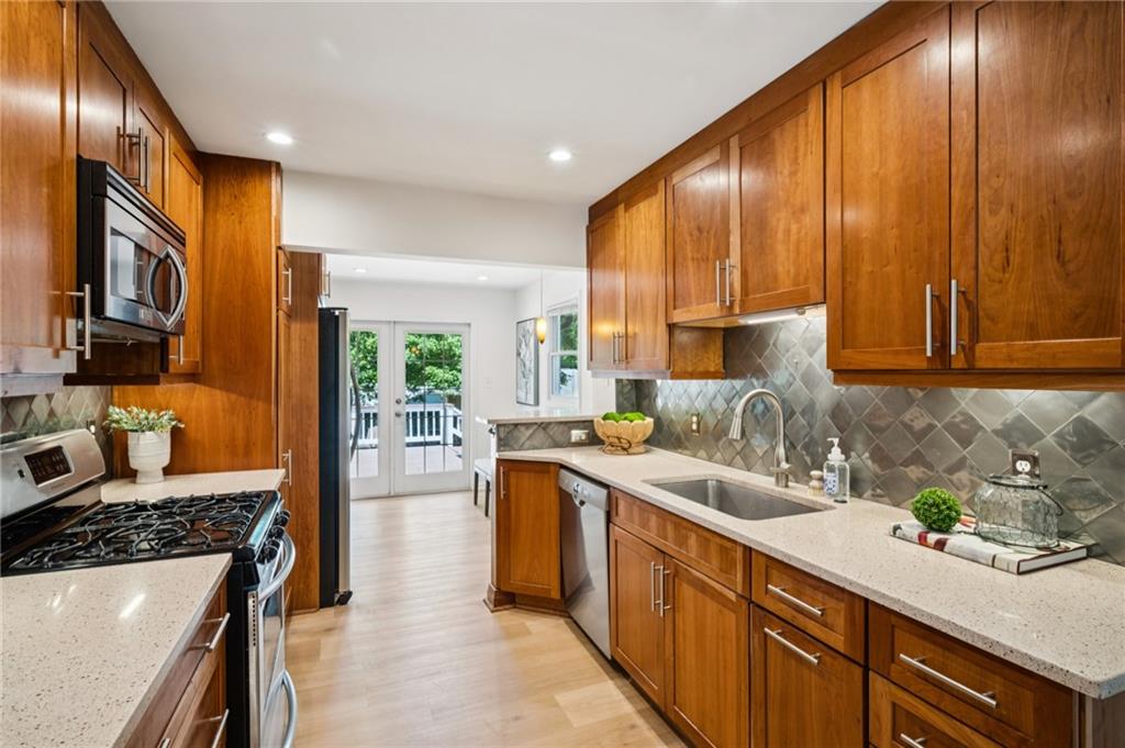 2662 Fox Hills Drive