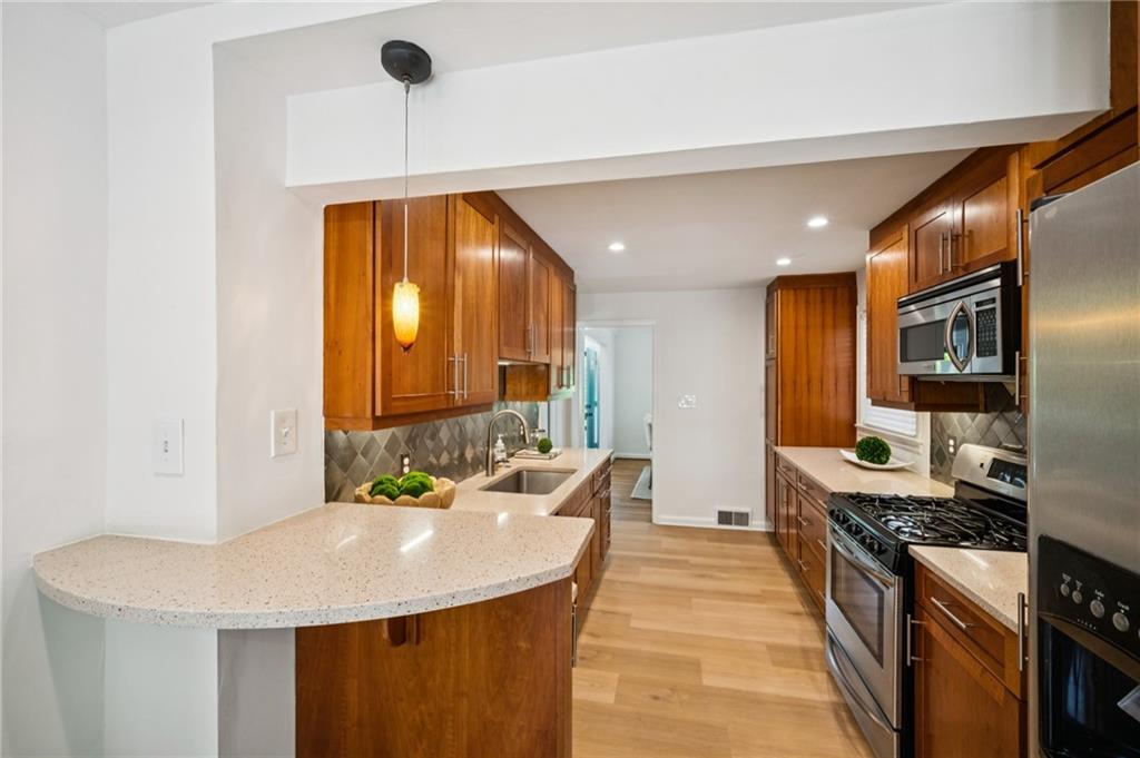 2662 Fox Hills Drive