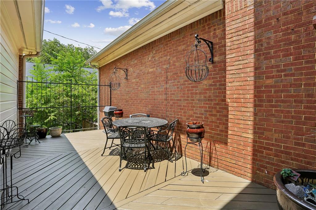 3685 Peachtree Road NE Unit 16