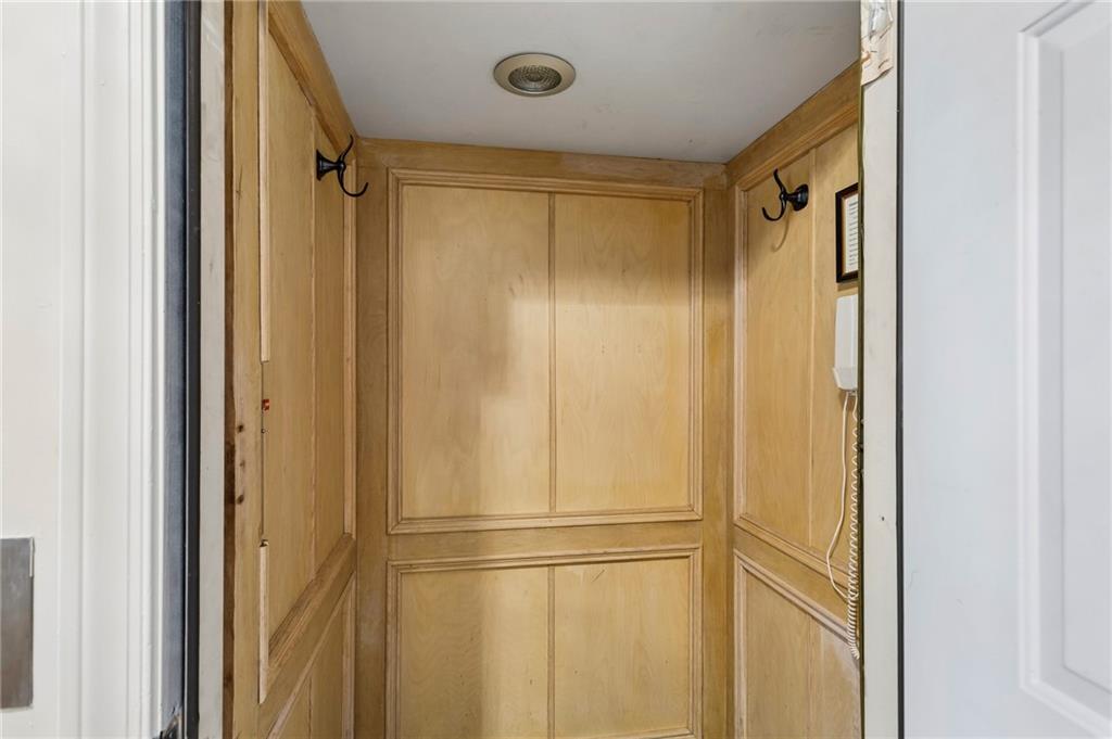 3685 Peachtree Road NE Unit 16