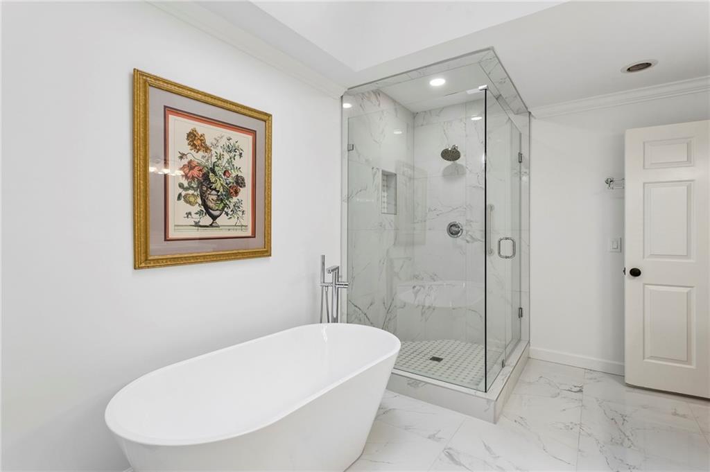 3685 Peachtree Road NE Unit 16