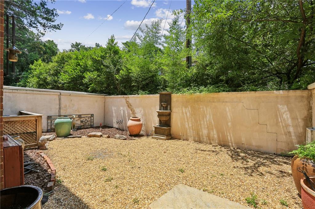 3685 Peachtree Road NE Unit 16