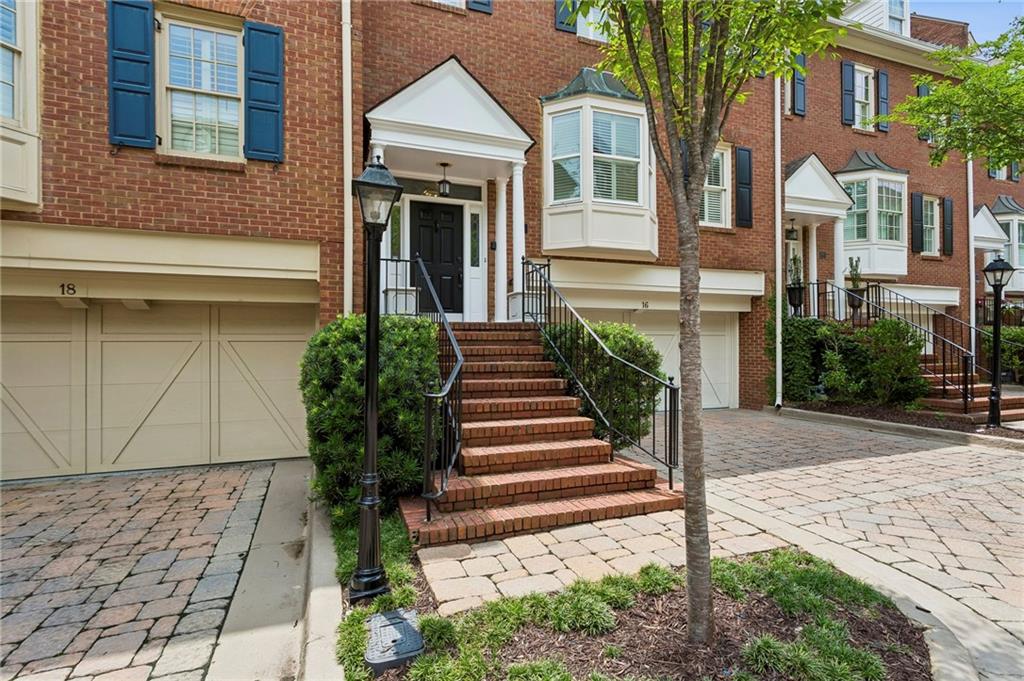 3685 Peachtree Road NE Unit 16