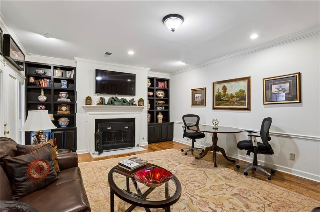 3685 Peachtree Road NE Unit 16