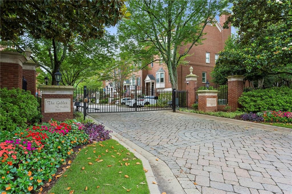 3685 Peachtree Road NE Unit 16