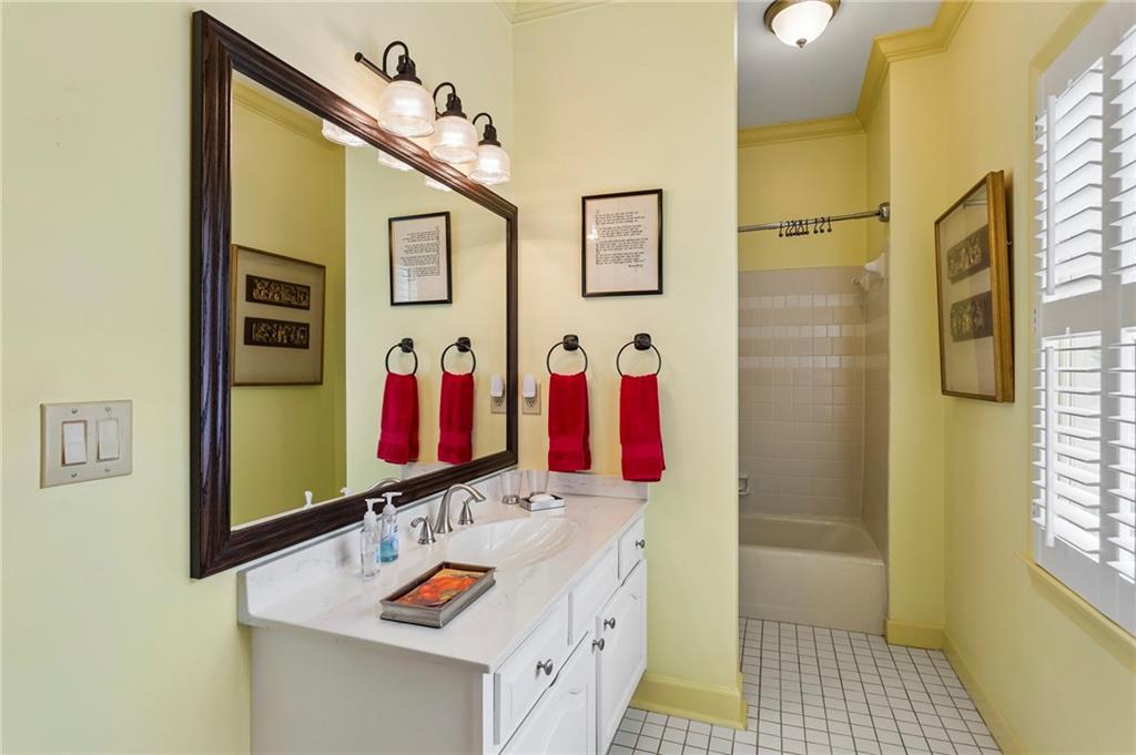 3685 Peachtree Road NE Unit 16