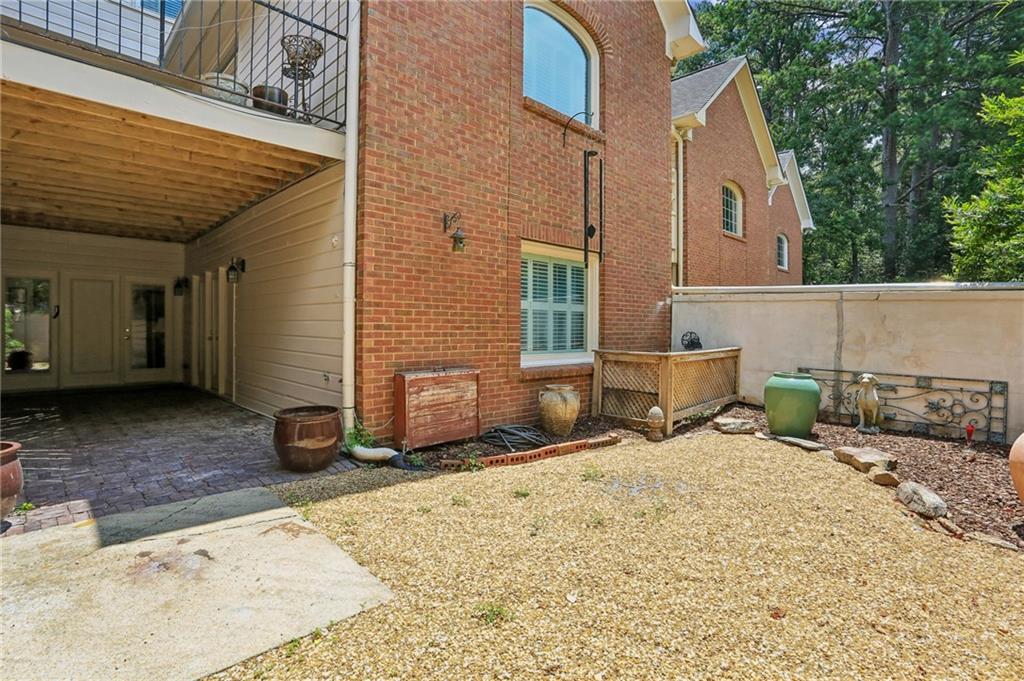 3685 Peachtree Road NE Unit 16