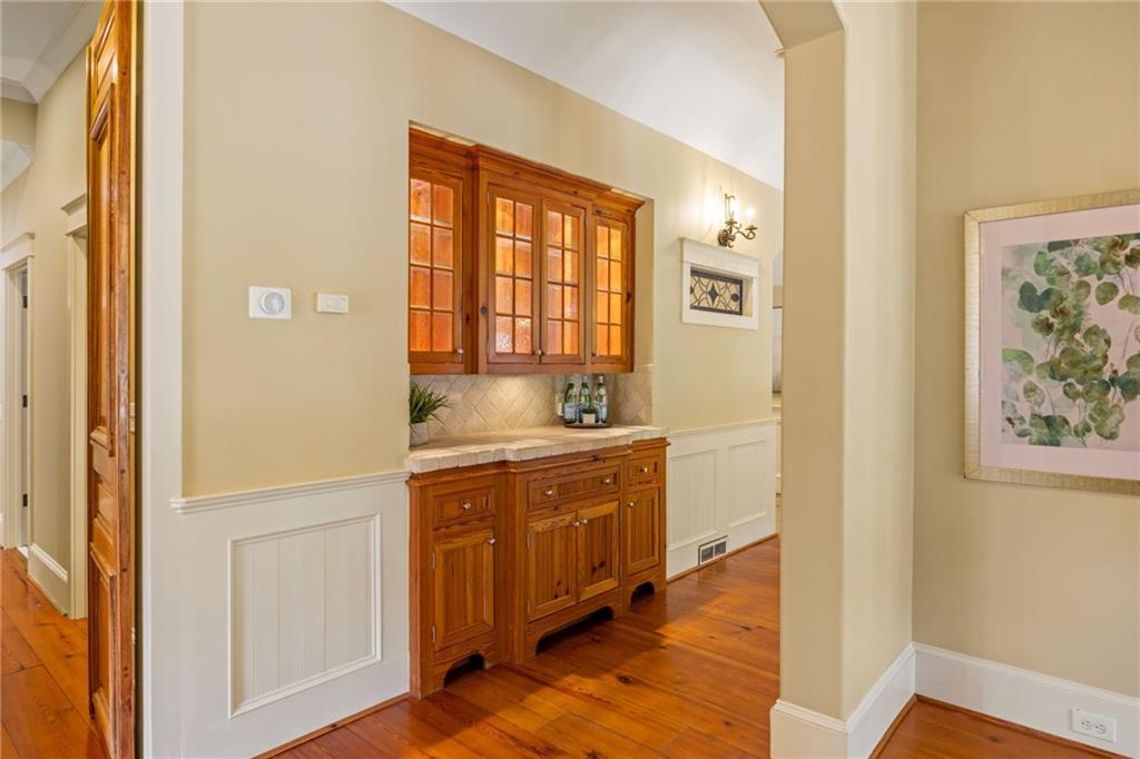 2927 Orchard Knob SE