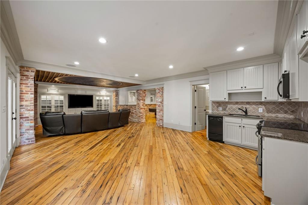 2927 Orchard Knob SE