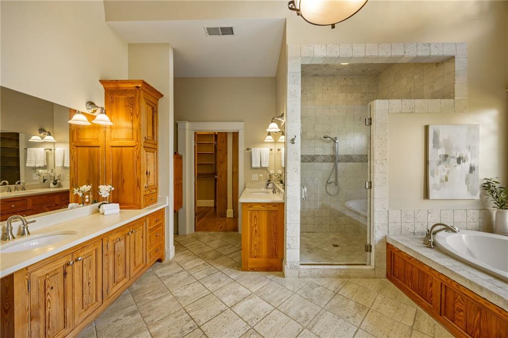 2927 Orchard Knob SE
