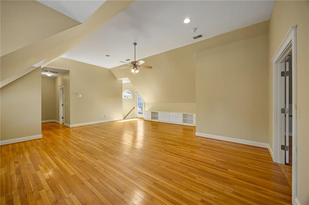2927 Orchard Knob SE