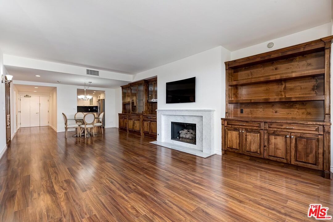 1118 3RD ST Unit: 604