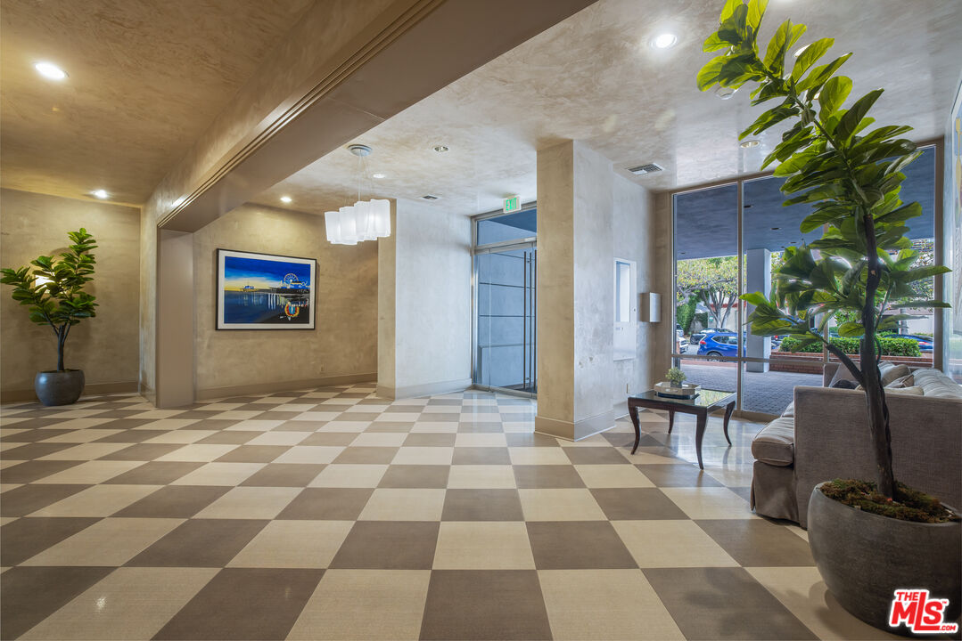 1118 3rd St Unit: 501