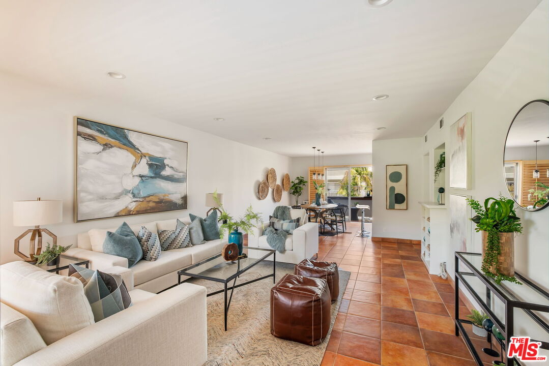 10600 Eastborne Ave Unit: 11