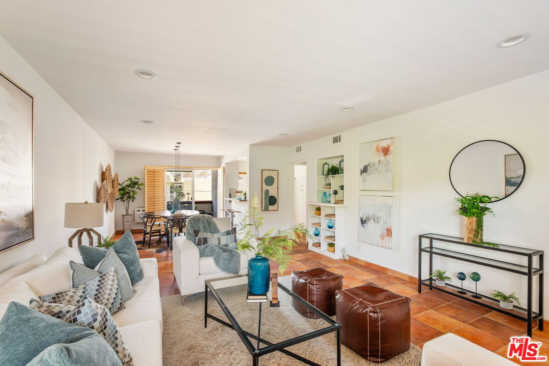 10600 Eastborne Ave Unit: 11