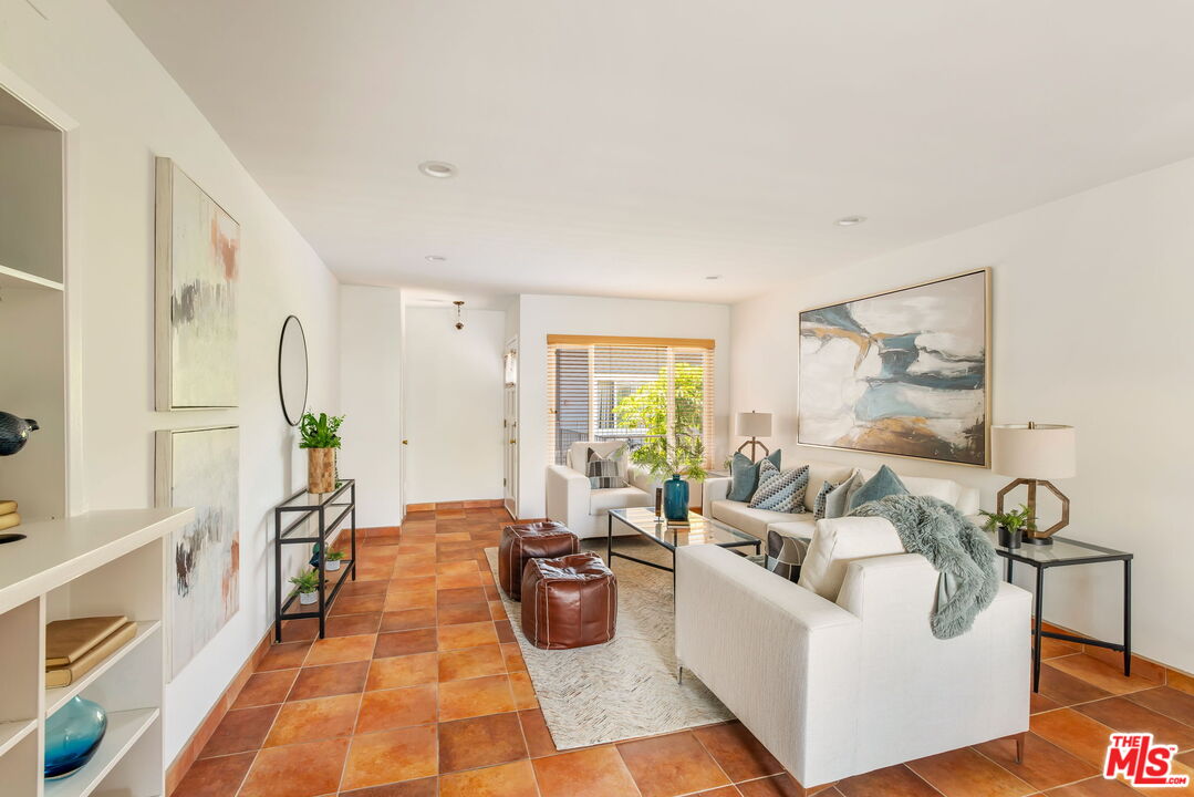 10600 Eastborne Ave Unit: 11