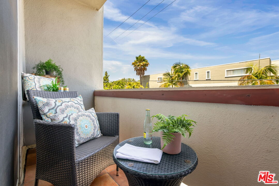 10600 Eastborne Ave Unit: 11