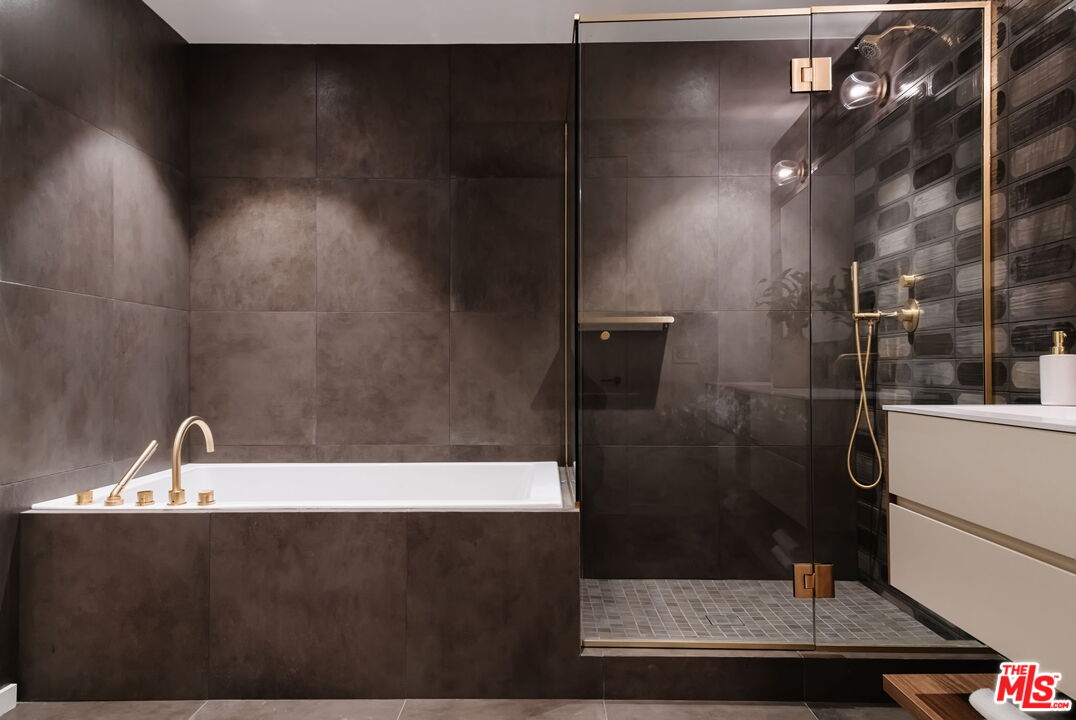 1618 Hilts Ave Unit: 102