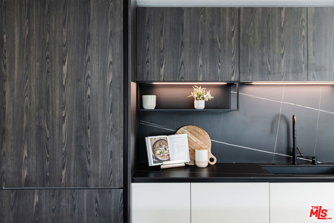 1618 Hilts Ave Unit: 102