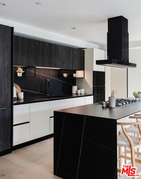 1618 Hilts Ave Unit: 102