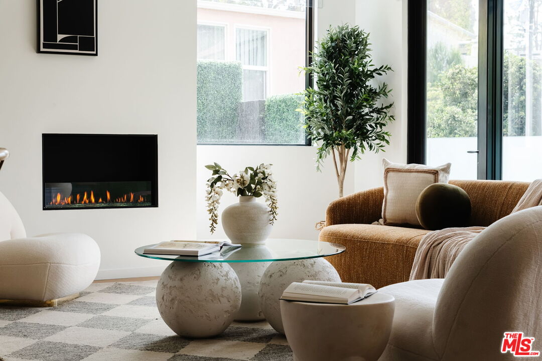 1618 Hilts Ave Unit: 102