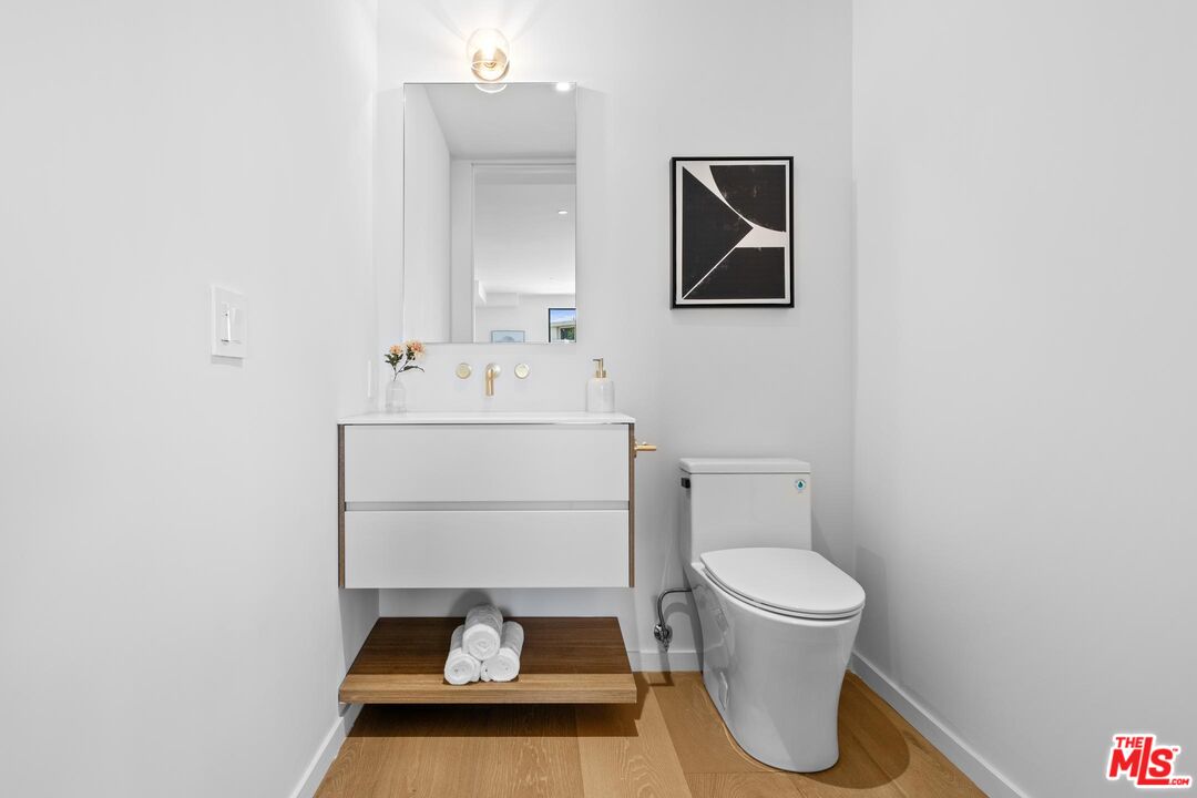 1618 Hilts Ave Unit: 102