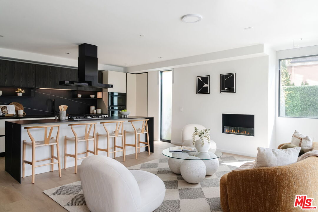 1618 Hilts Ave Unit: 102