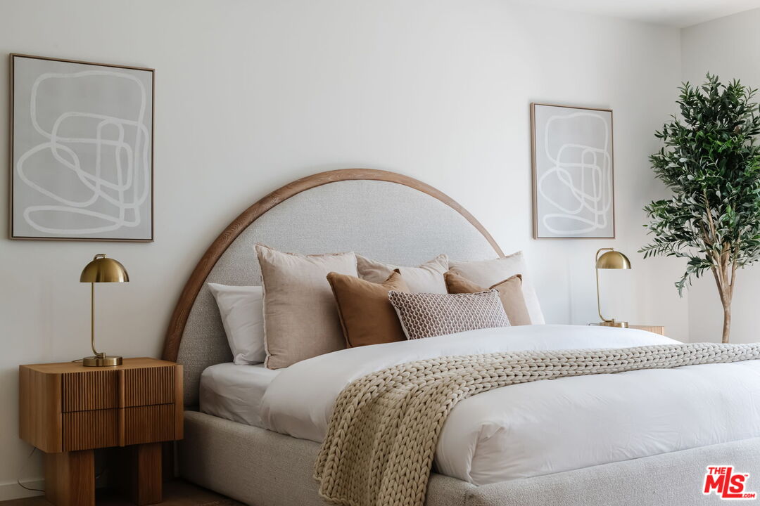 1618 Hilts Ave Unit: 102