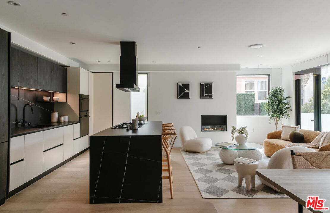 1618 Hilts Ave Unit: 102