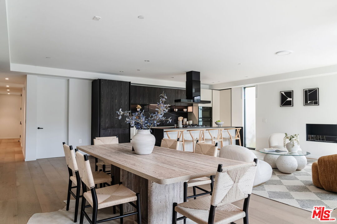 1618 Hilts Ave Unit: 102