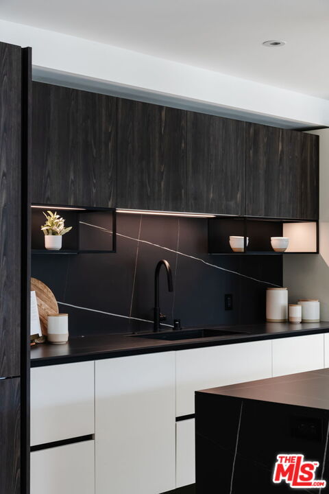 1618 Hilts Ave Unit: 102