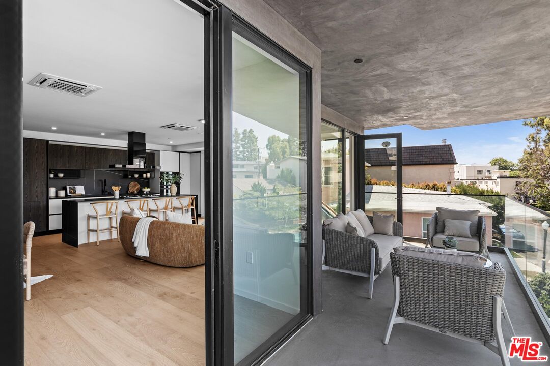 1618 Hilts Ave Unit: 102