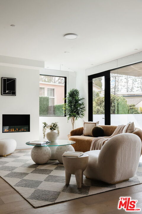 1618 Hilts Ave Unit: 102