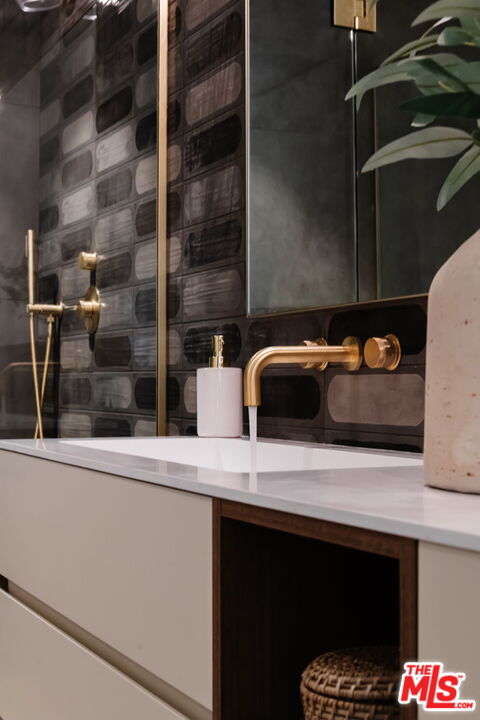 1618 Hilts Ave Unit: 102