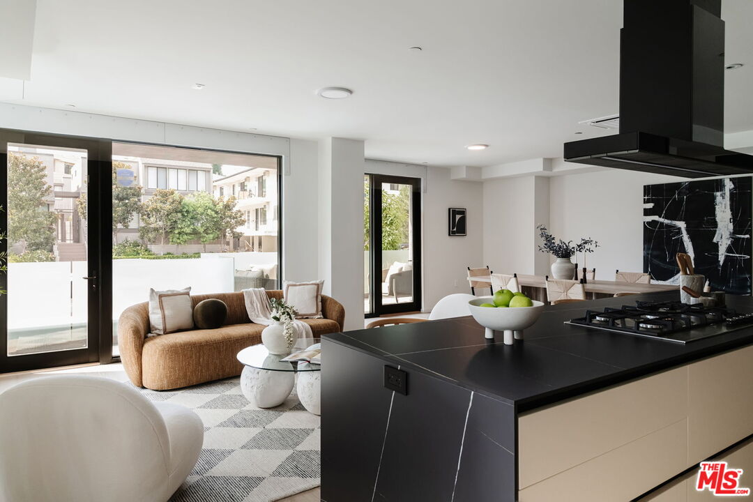 1618 Hilts Ave Unit: 102