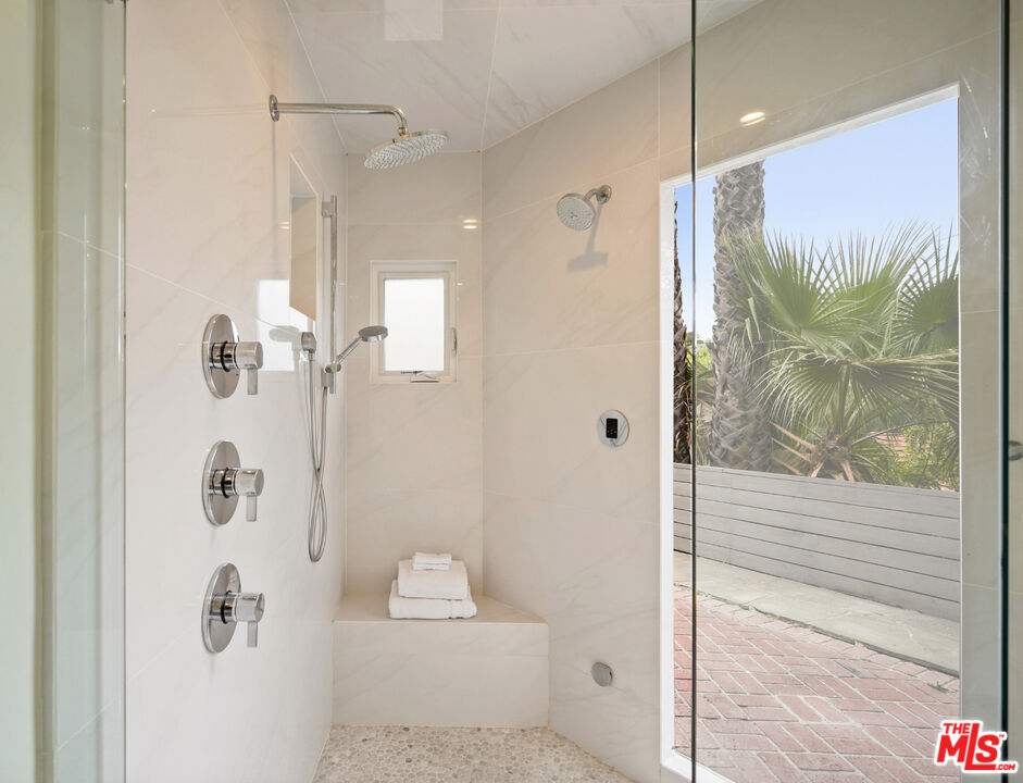 15224 Encanto Dr