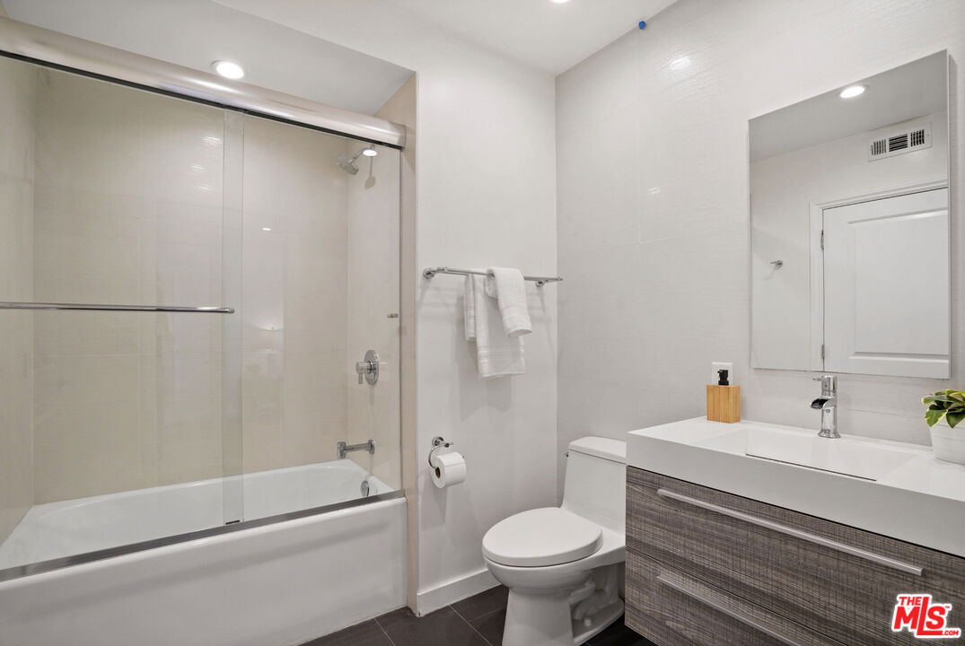 15224 Encanto Dr