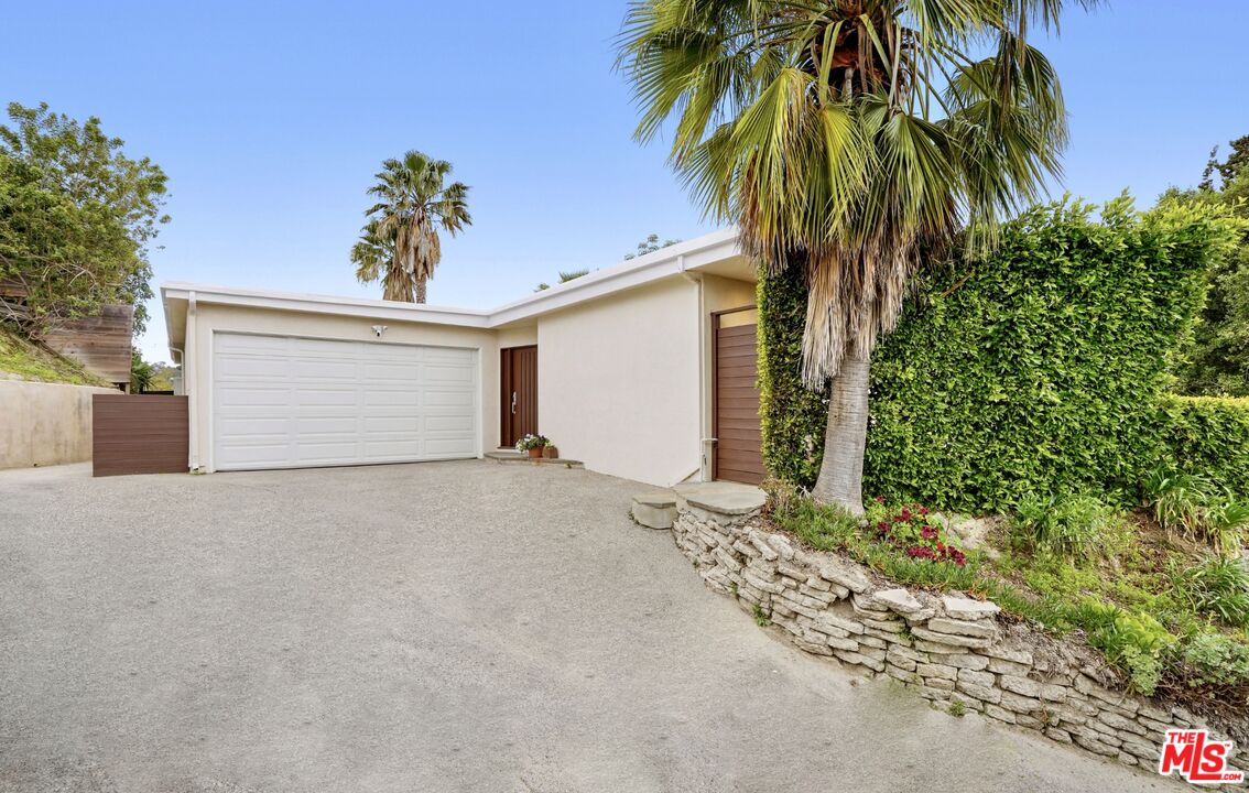 15224 Encanto Dr