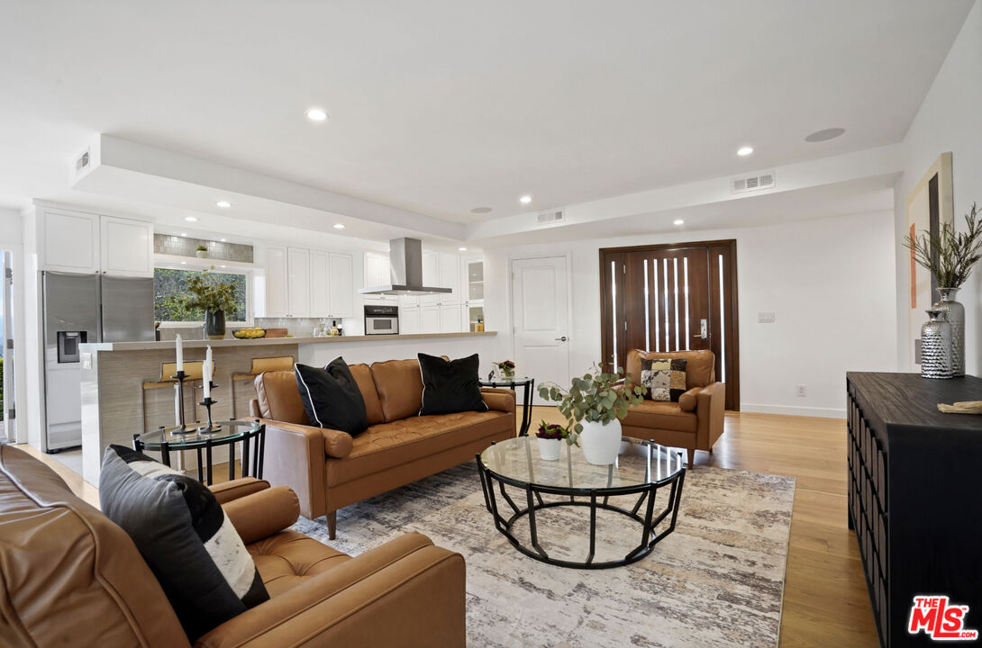 15224 Encanto Dr