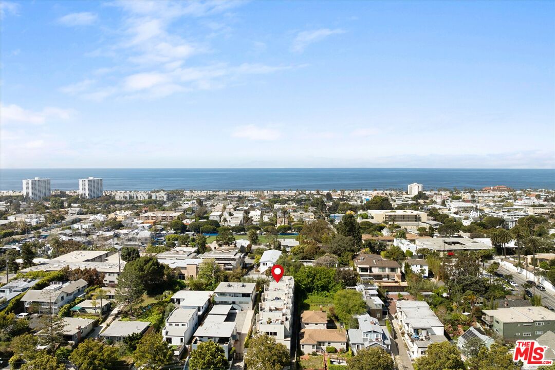 2432 7th St Unit: 4