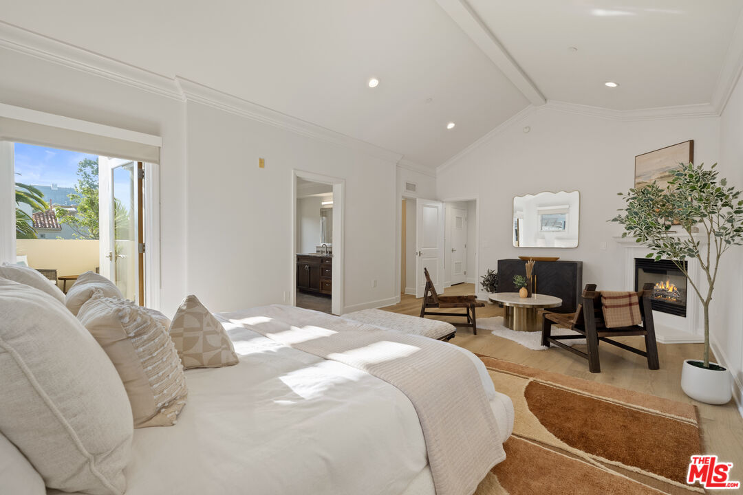 1032 3rd St Unit: 101