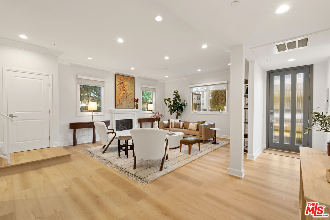 1032 3rd St Unit: 101