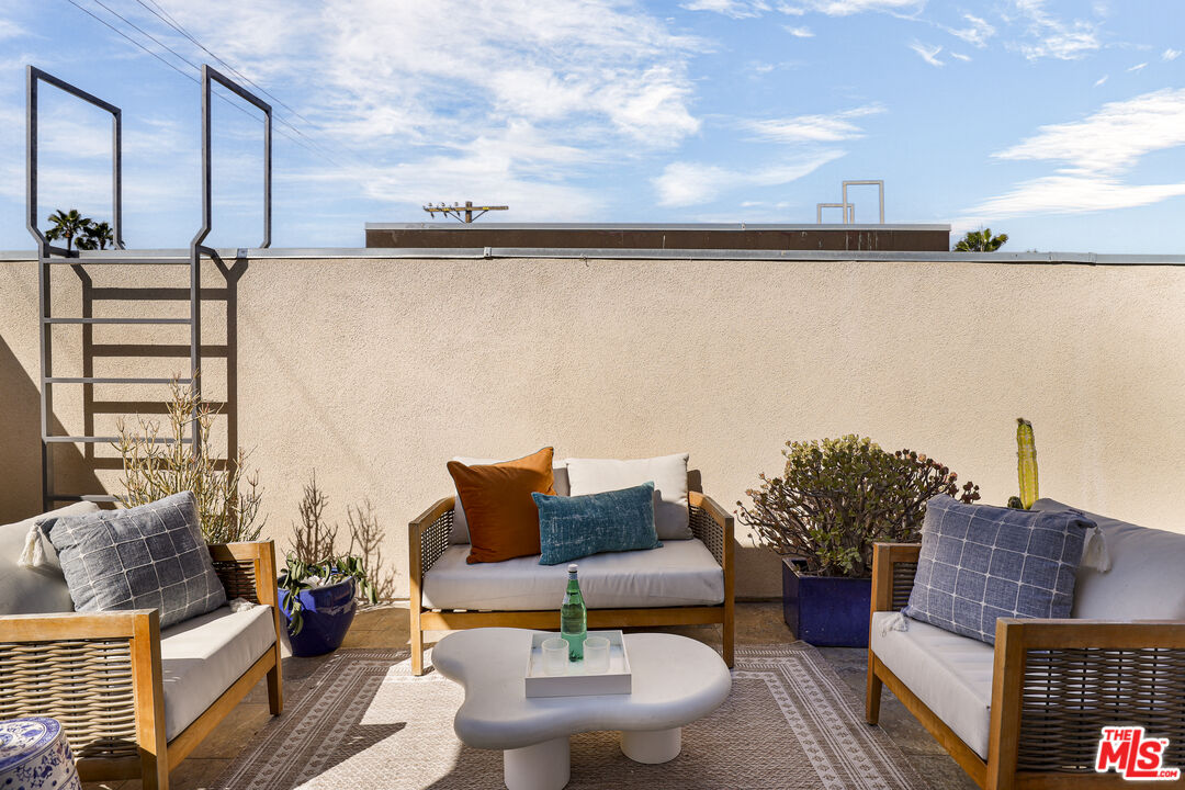 1415 Butler Ave Unit: 3