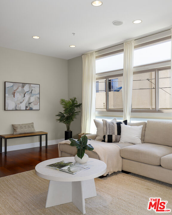 1415 Butler Ave Unit: 3