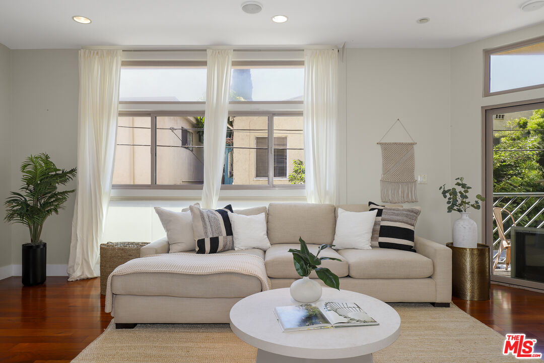 1415 Butler Ave Unit: 3